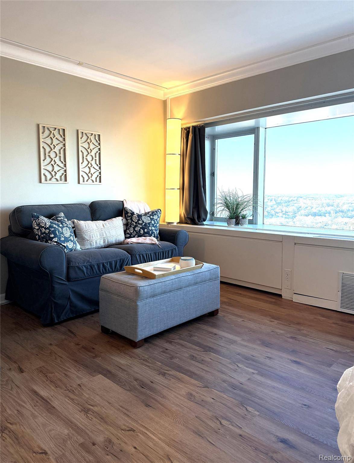 Ann Arbor, MI 48104,555 E William ST #25H