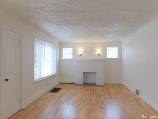 Wyandotte, MI 48192,1911 Cora ST