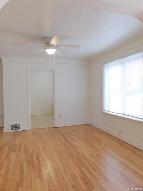 Wyandotte, MI 48192,1911 Cora ST