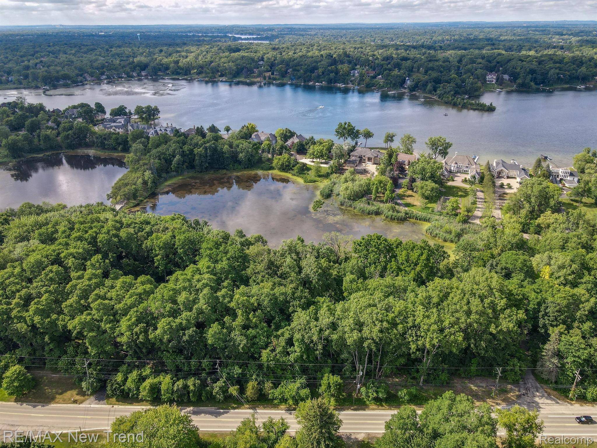 West Bloomfield, MI 48323,6100 PONTIAC TRAIL