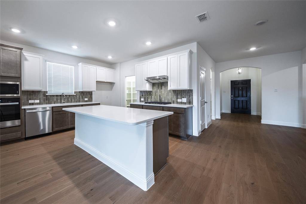 Forney, TX 75126,102 National Court