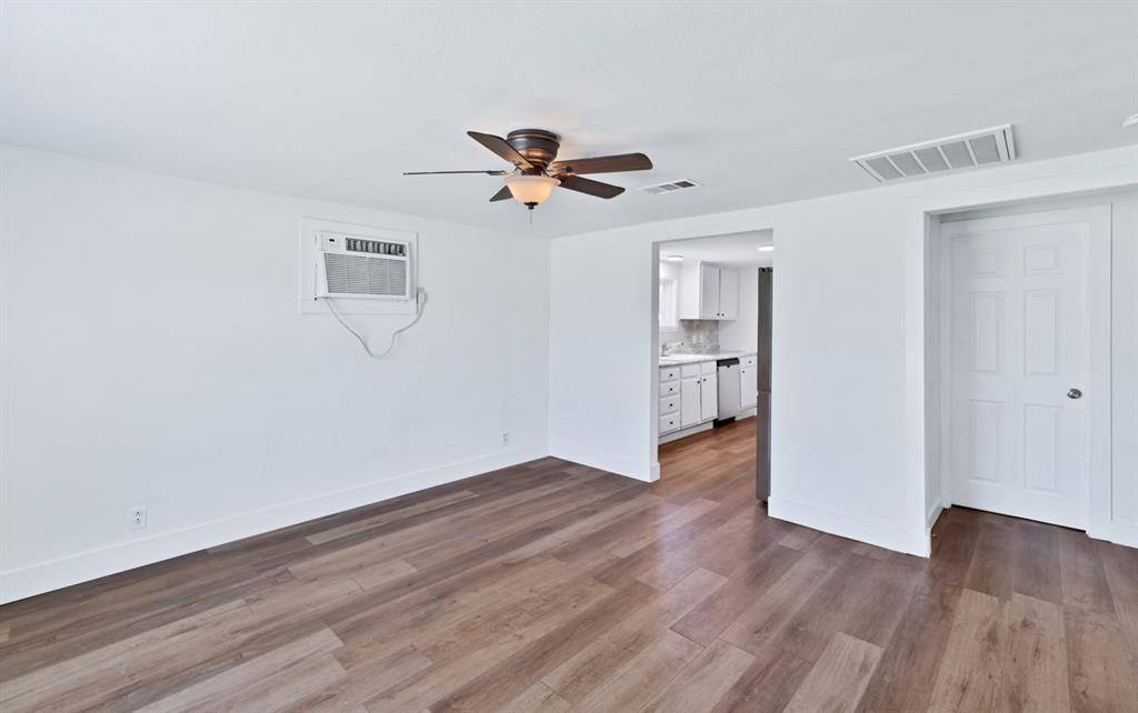 Grand Prairie, TX 75051,530 2nd Street