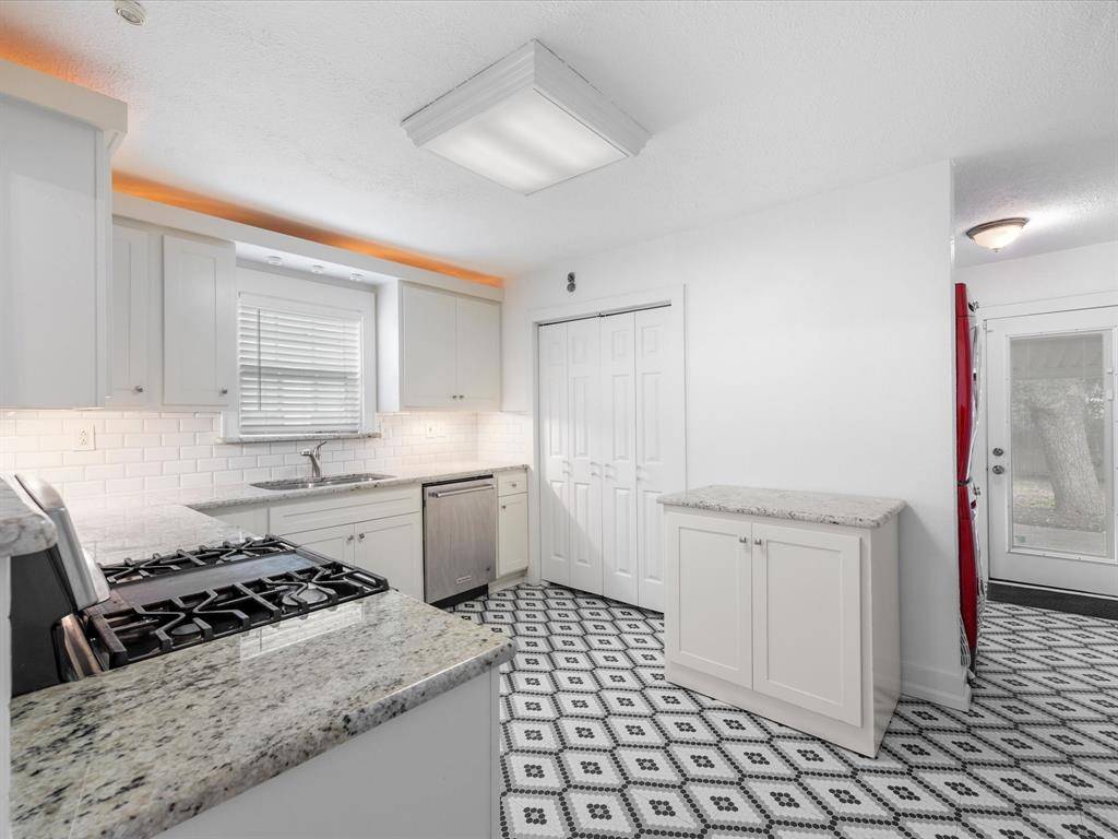 Fort Worth, TX 76109,3221 Greene Avenue