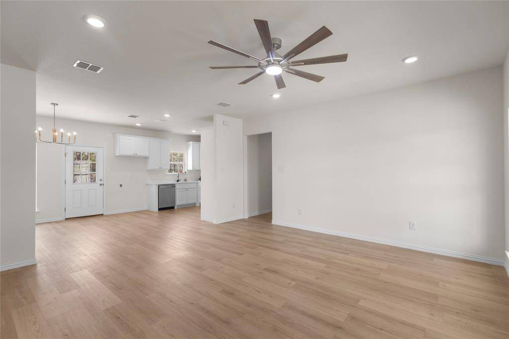 Whitney, TX 76692,103 Hill Shadow Lane