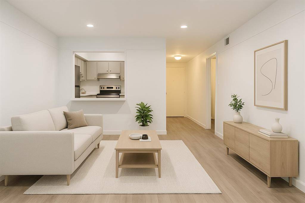 Dallas, TX 75235,5311 Fleetwood Oaks Avenue #166