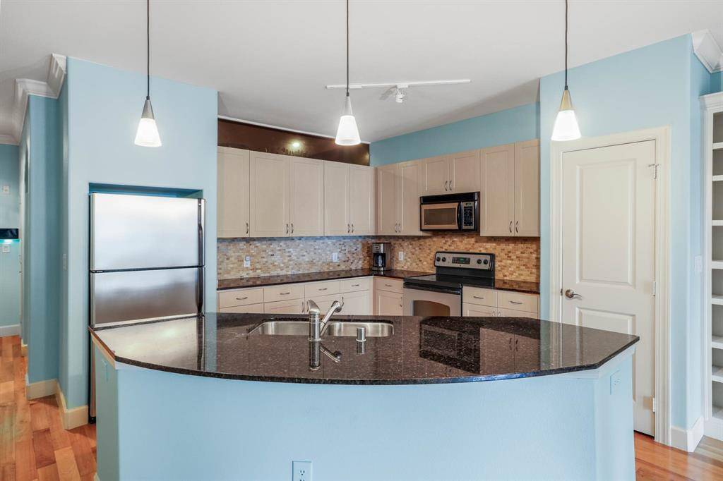 Dallas, TX 75219,3818 Holland Avenue #304