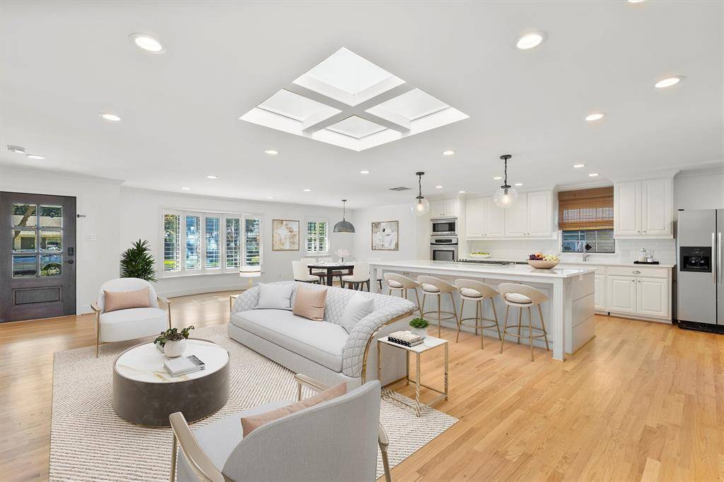 Dallas, TX 75248,7727 La Avenida Drive