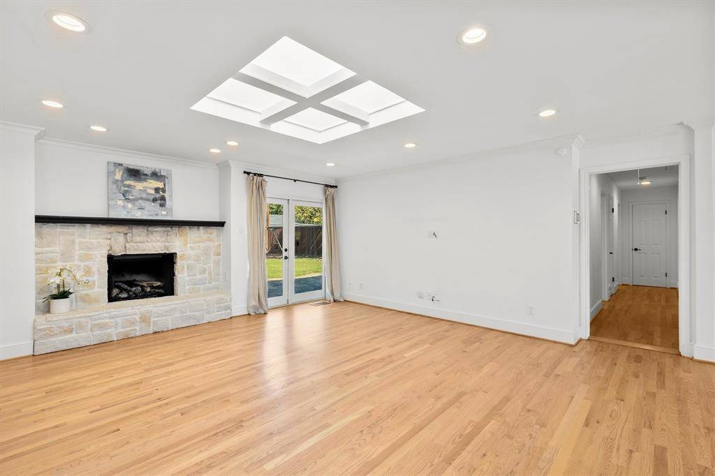 Dallas, TX 75248,7727 La Avenida Drive