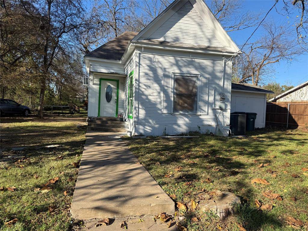 Sherman, TX 75090,411 W Hester Street