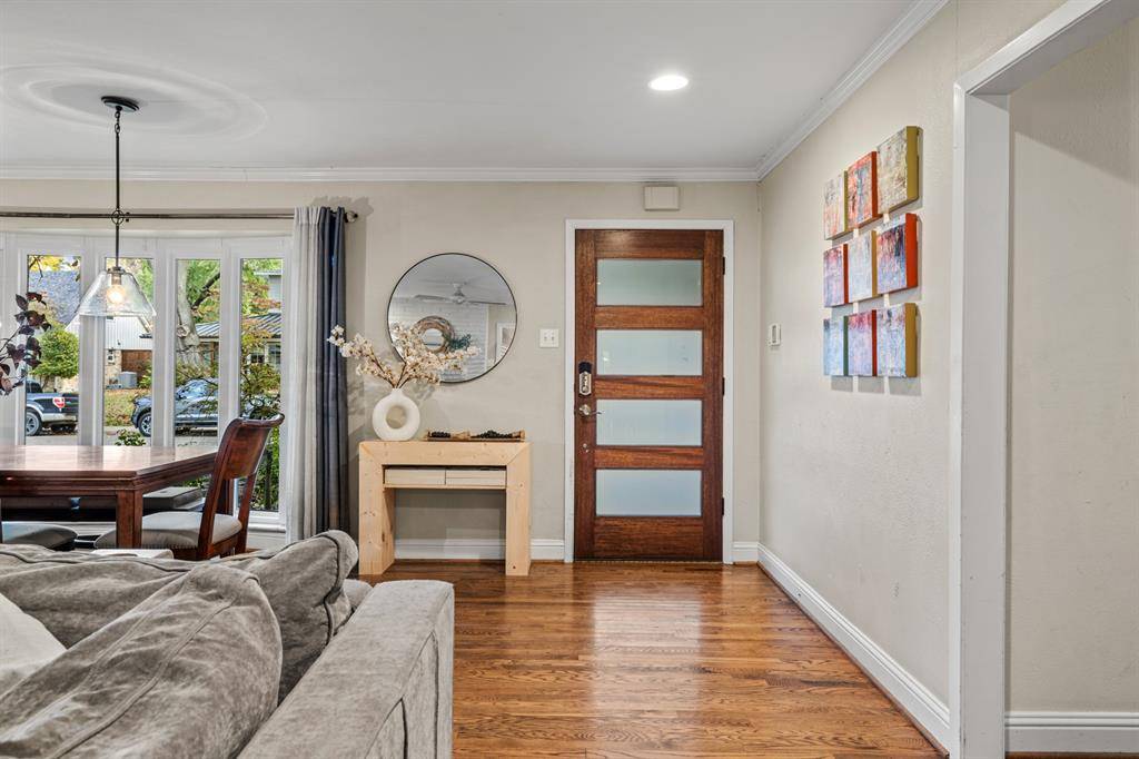 Dallas, TX 75238,9623 Broken Bow Road