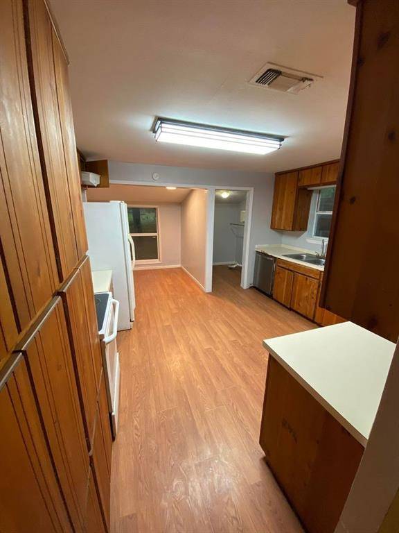 Denison, TX 75020,810 W Day Street