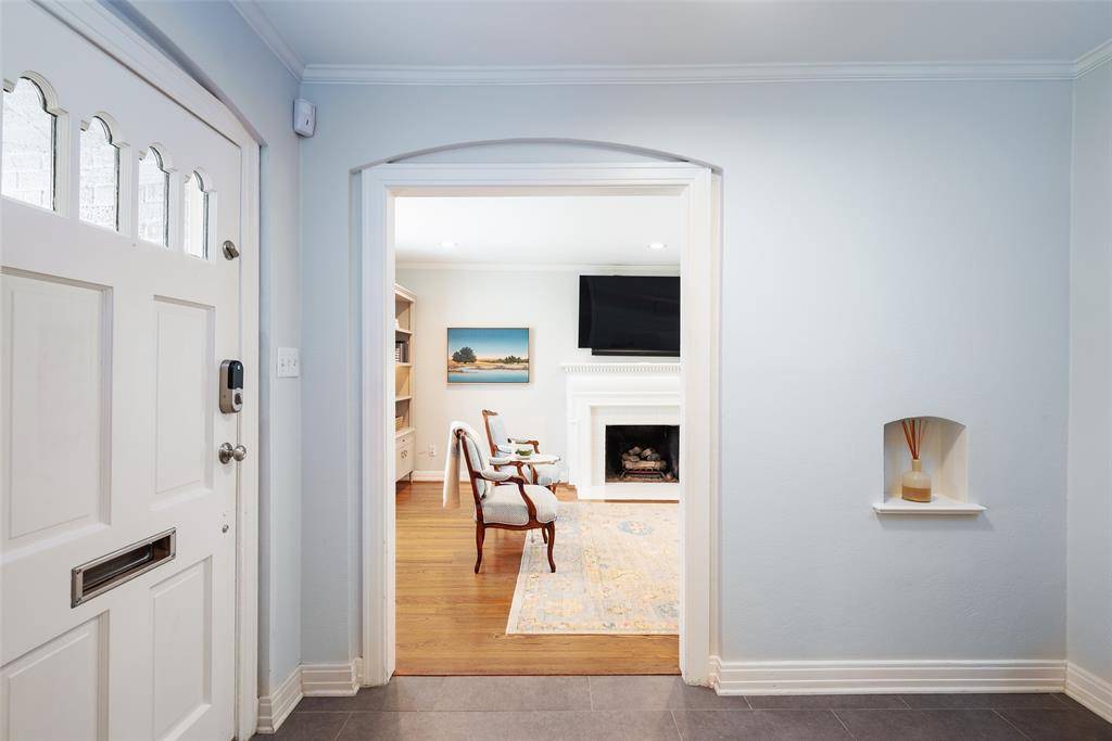 Dallas, TX 75206,5924 Mccommas Boulevard