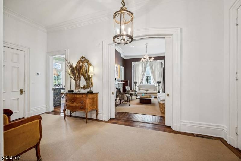 Morristown Town, NJ 07960,21 Franklin Pl