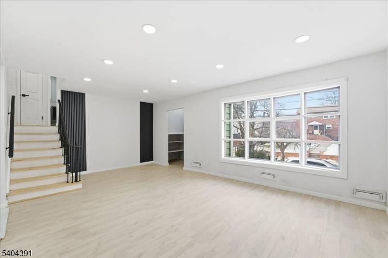 Clifton City, NJ 07011,35-37 Montclair Ave