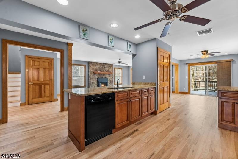 Roxbury Twp., NJ 07876,8 Kenvil Ave