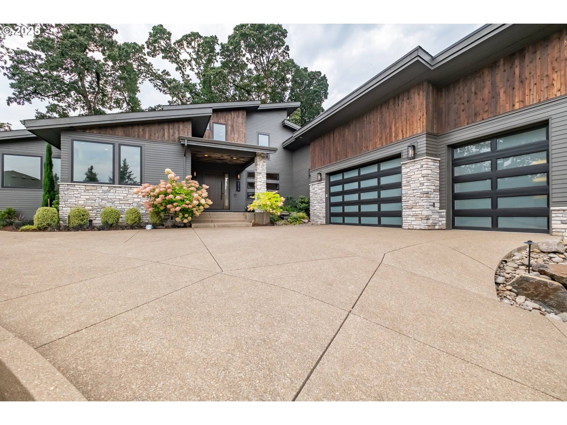 Salem, OR 97306,212 KURTH MEADOW AVE