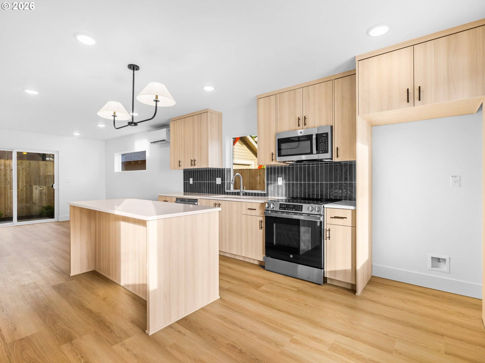 Portland, OR 97211,4206 NE 20th AVE #C