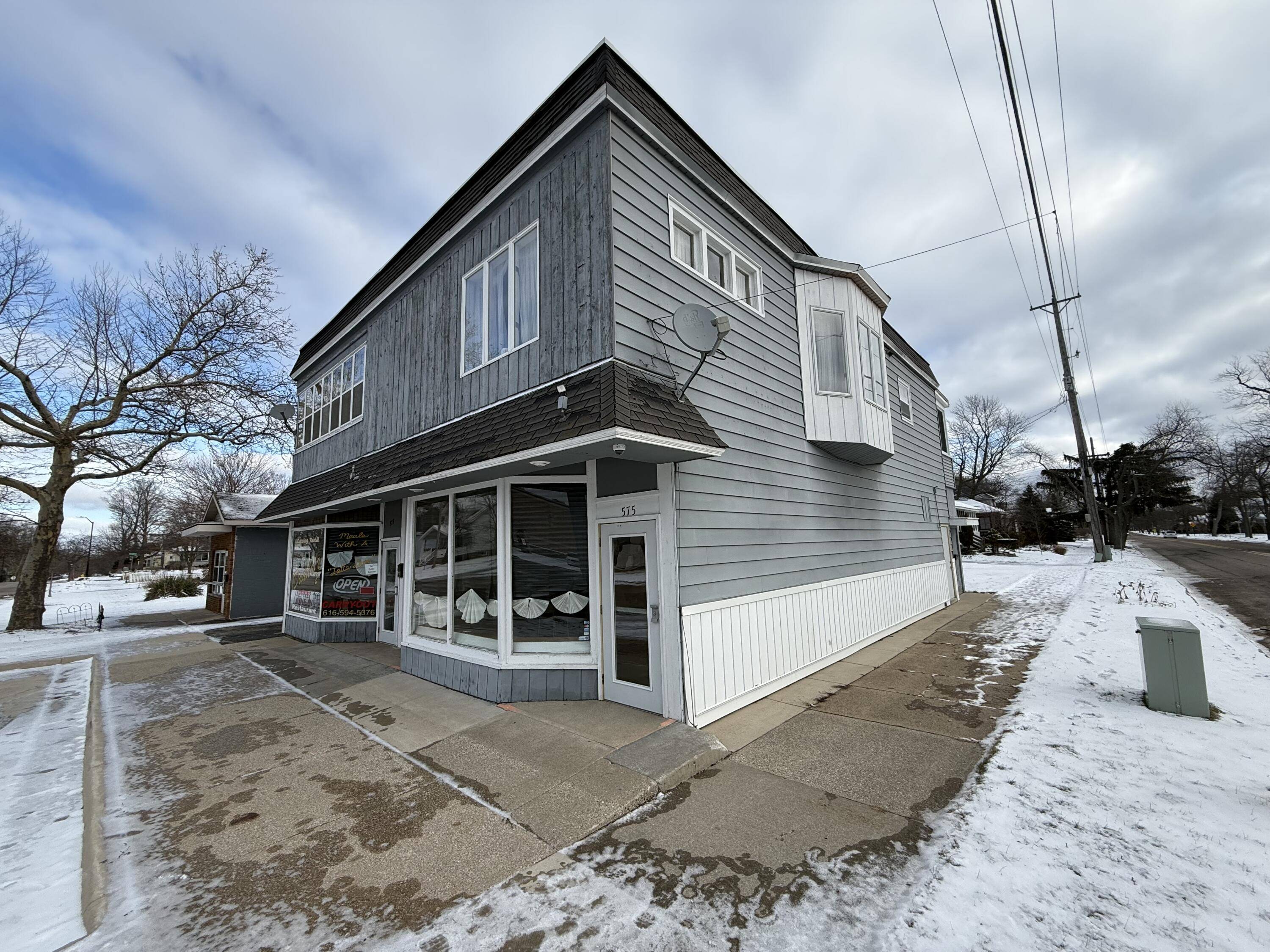 Holland, MI 49423,575 College AVE