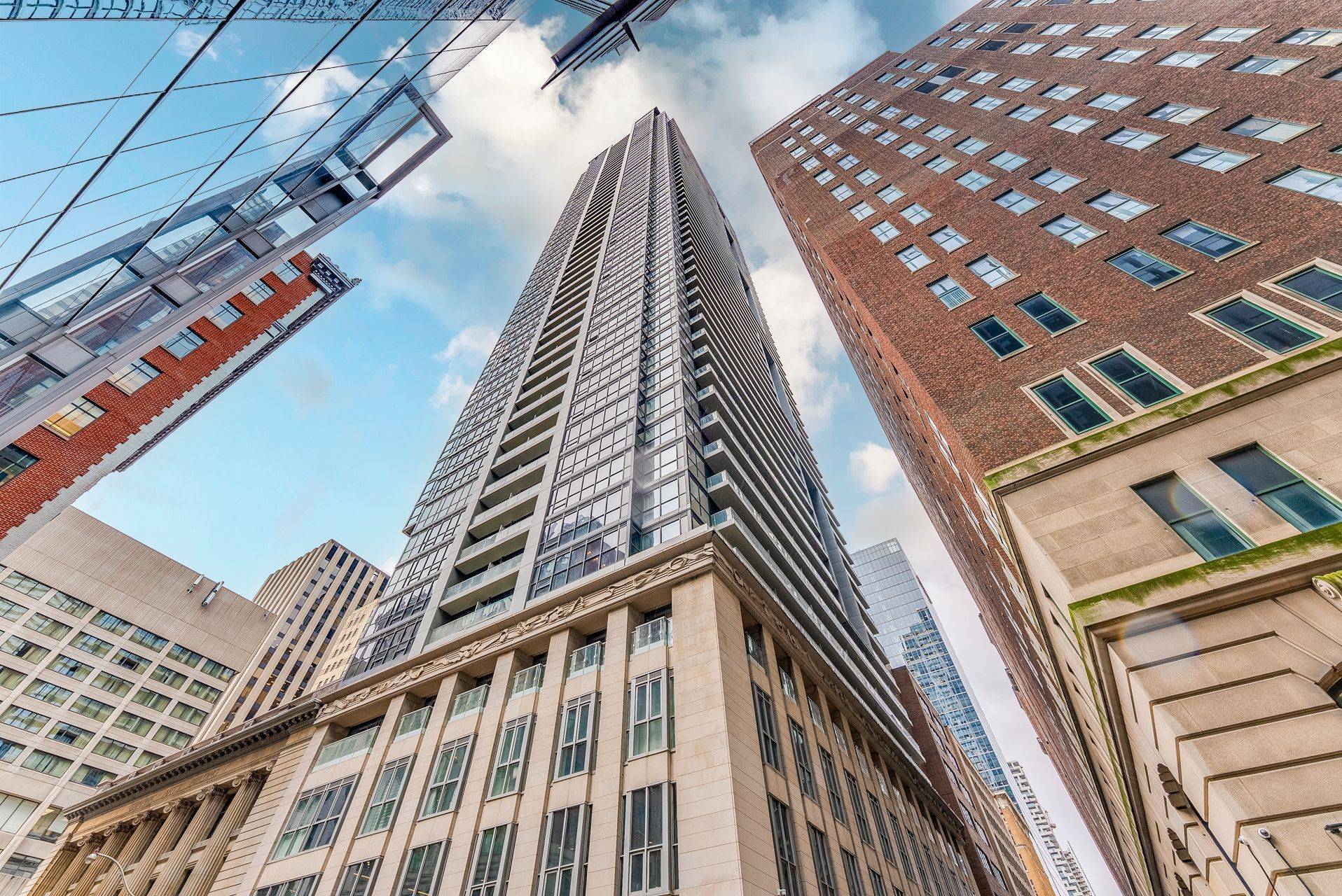 Toronto C01, ON M5H 4E8,70 Temperance ST #3811