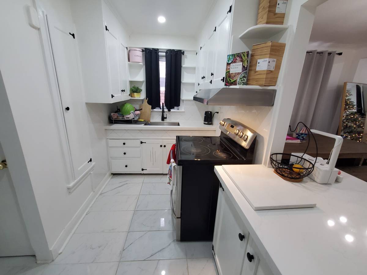 Toronto C03, ON M6E 3L1,344 Northcliffe BLVD E #3