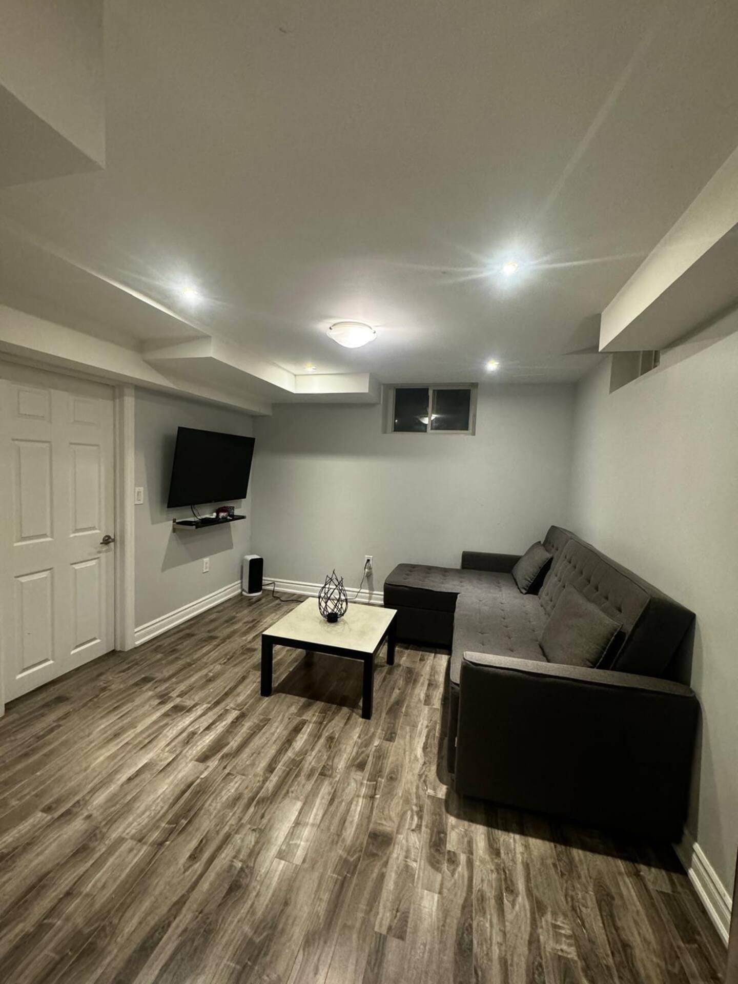 Toronto E11, ON M1X 0B4,20 Snowy Owl WAY