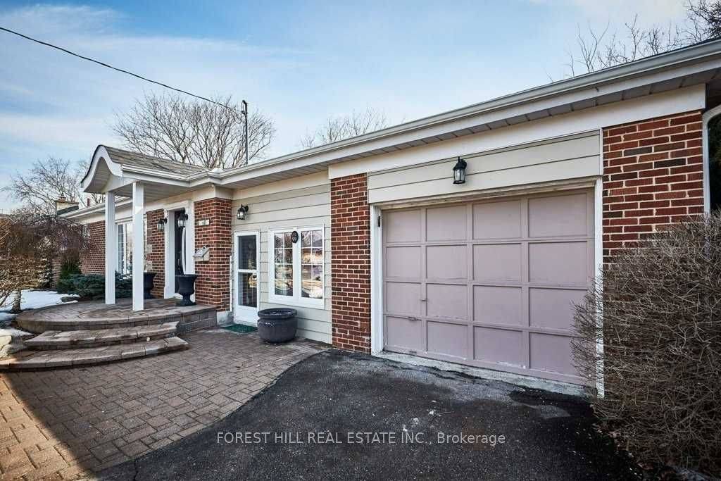 Oshawa, ON L1G 3J5,99 Switzer DR #Basement