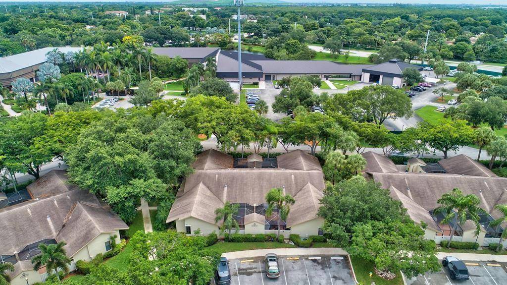 Pompano Beach, FL 33066,2627 N Carambola Cir N.#1713