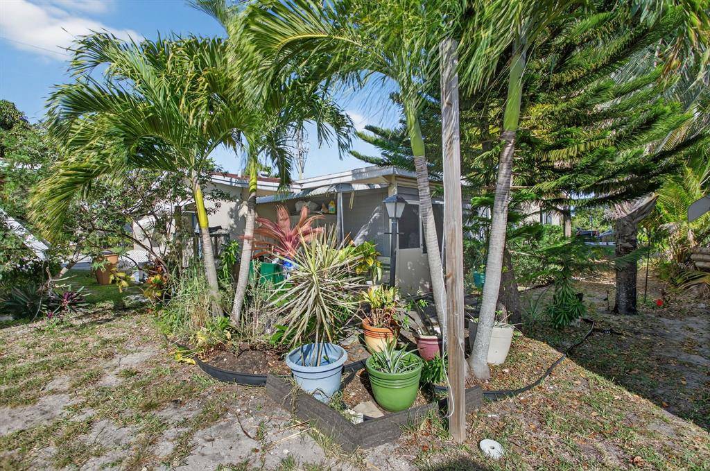 Deerfield Beach, FL 33064,910 NW 49th Ct