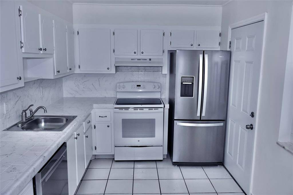 Miami, FL 33179,1351 NE 191st St #E217