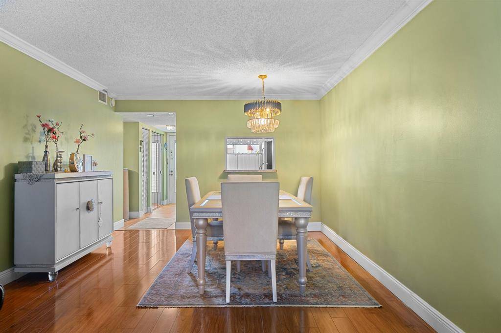 Lauderhill, FL 33319,3511 Inverrary Dr #208