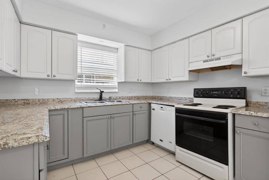 Deerfield Beach, FL 33441,536 SE 20th Ave #1