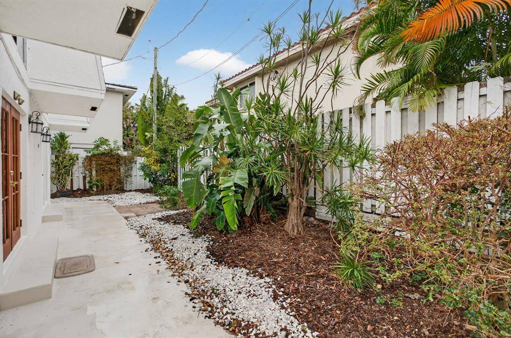 Deerfield Beach, FL 33441,536 SE 20th Ave #1