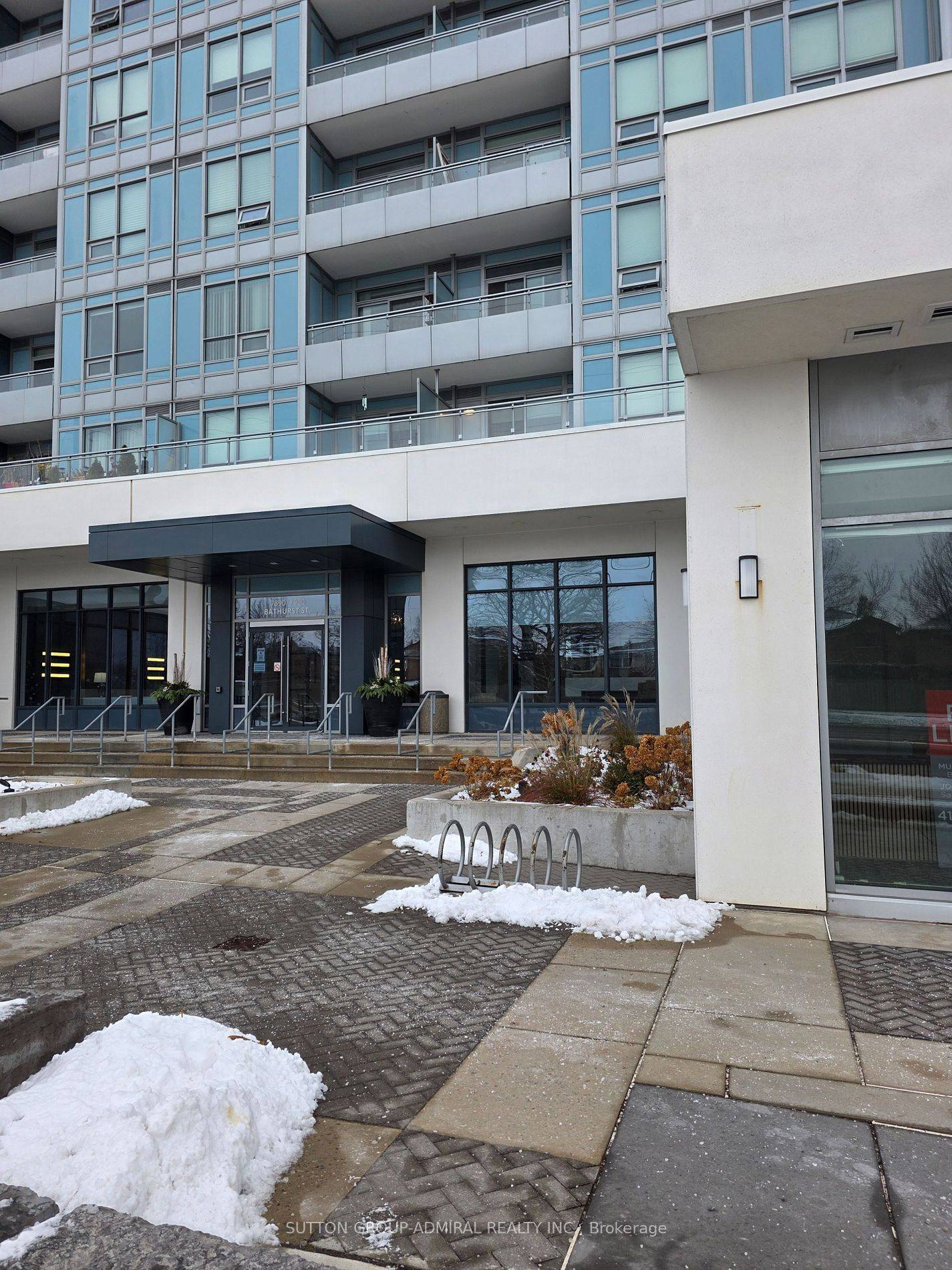 Vaughan, ON L4J 0J9,7900 Bathurst ST #3