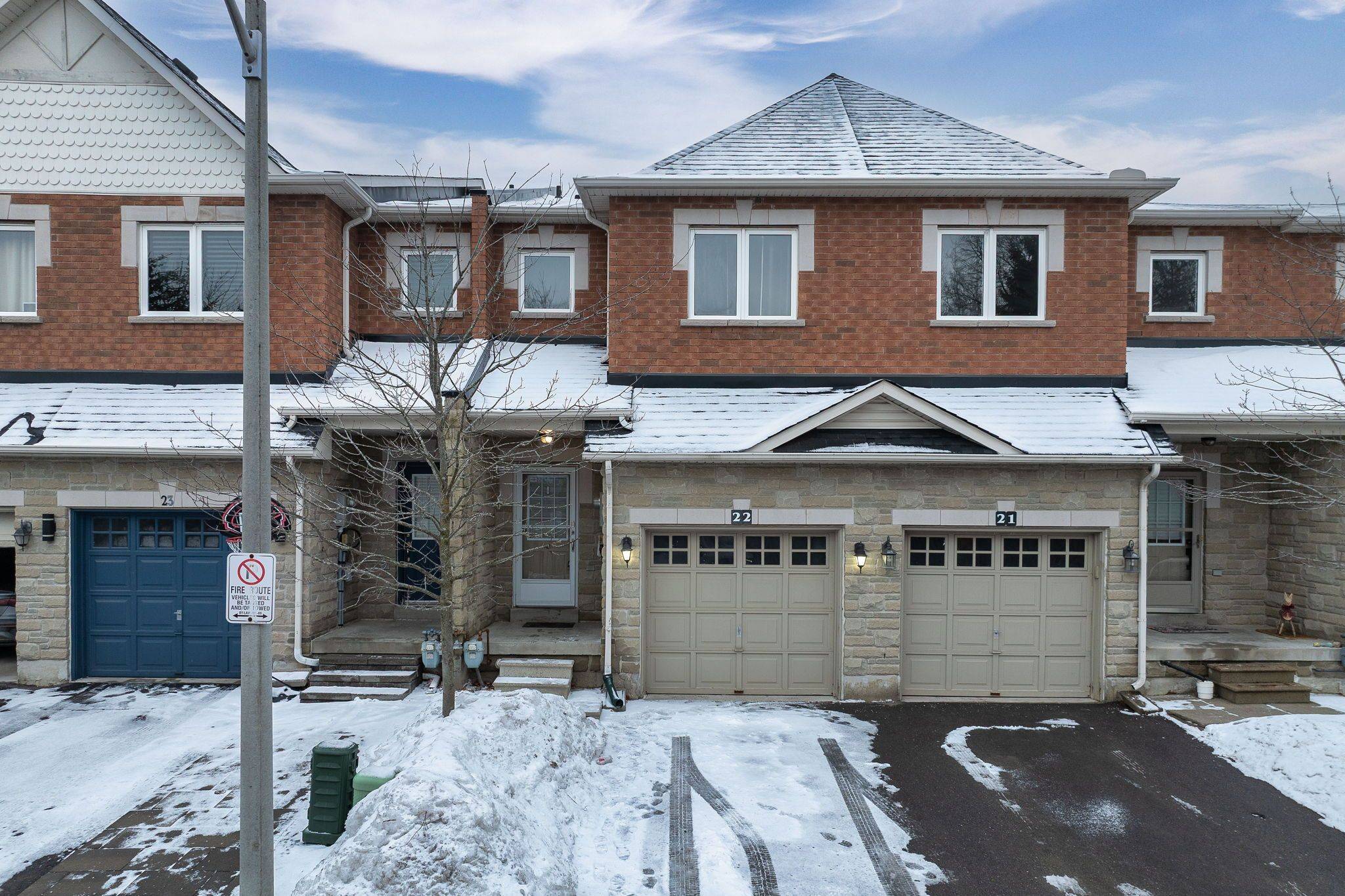 Richmond Hill, ON L4E 0G5,56 North Lake RD #22