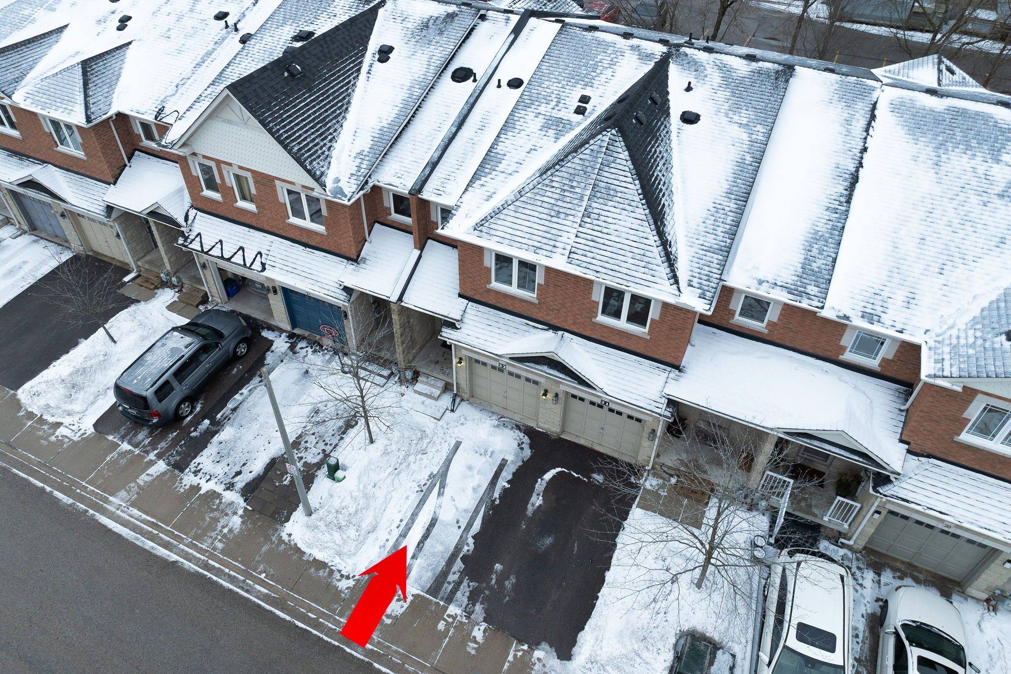 Richmond Hill, ON L4E 0G5,56 North Lake RD #22