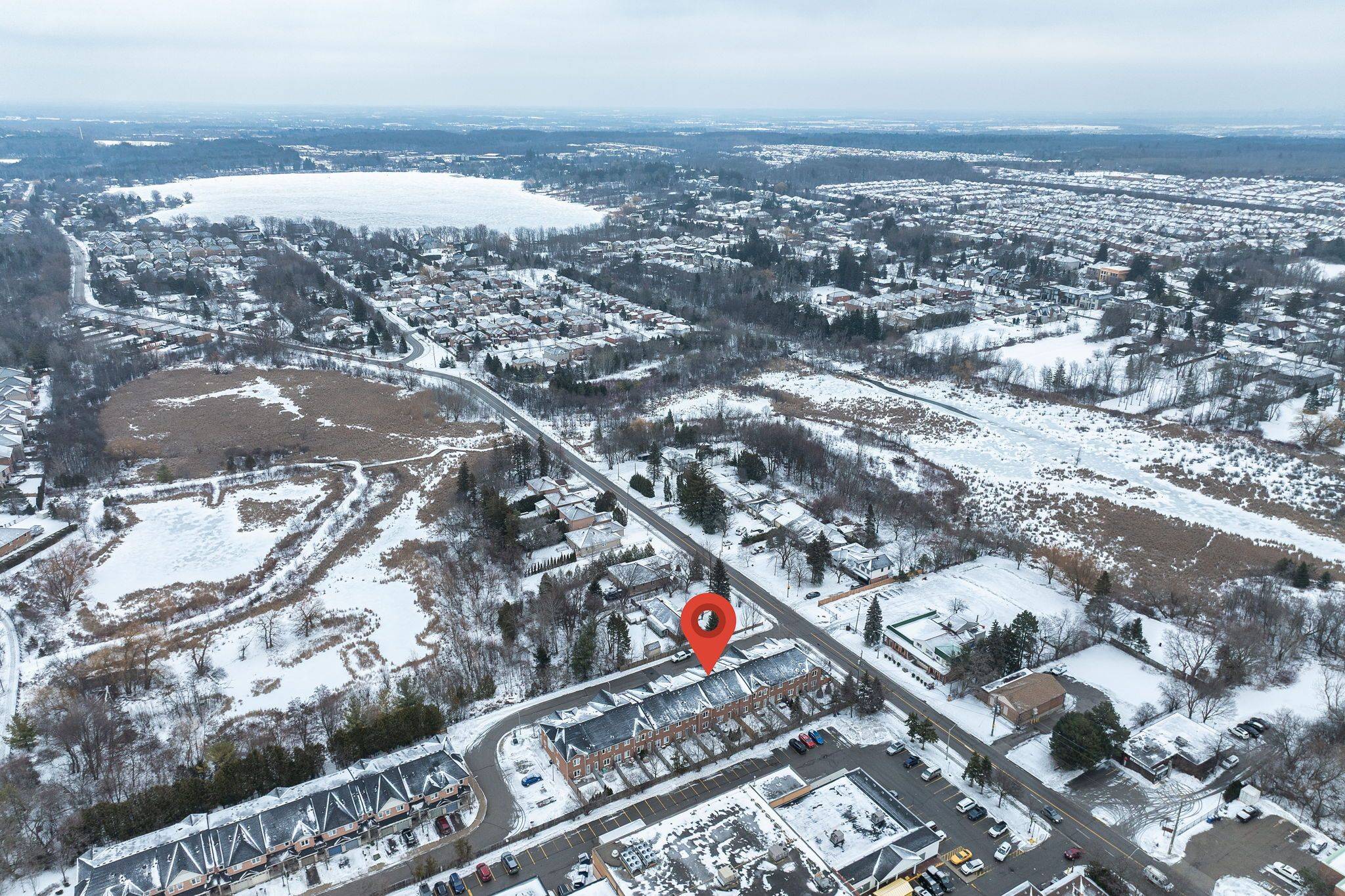 Richmond Hill, ON L4E 0G5,56 North Lake RD #22