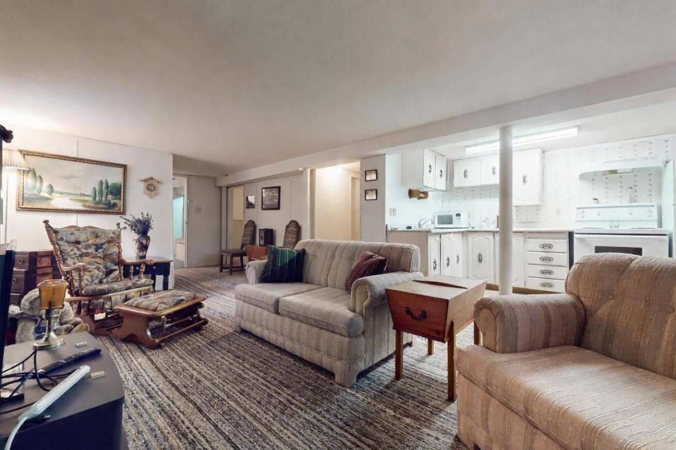 Aurora, ON L4G 2B3,16 Bailey CRES #Bsmt