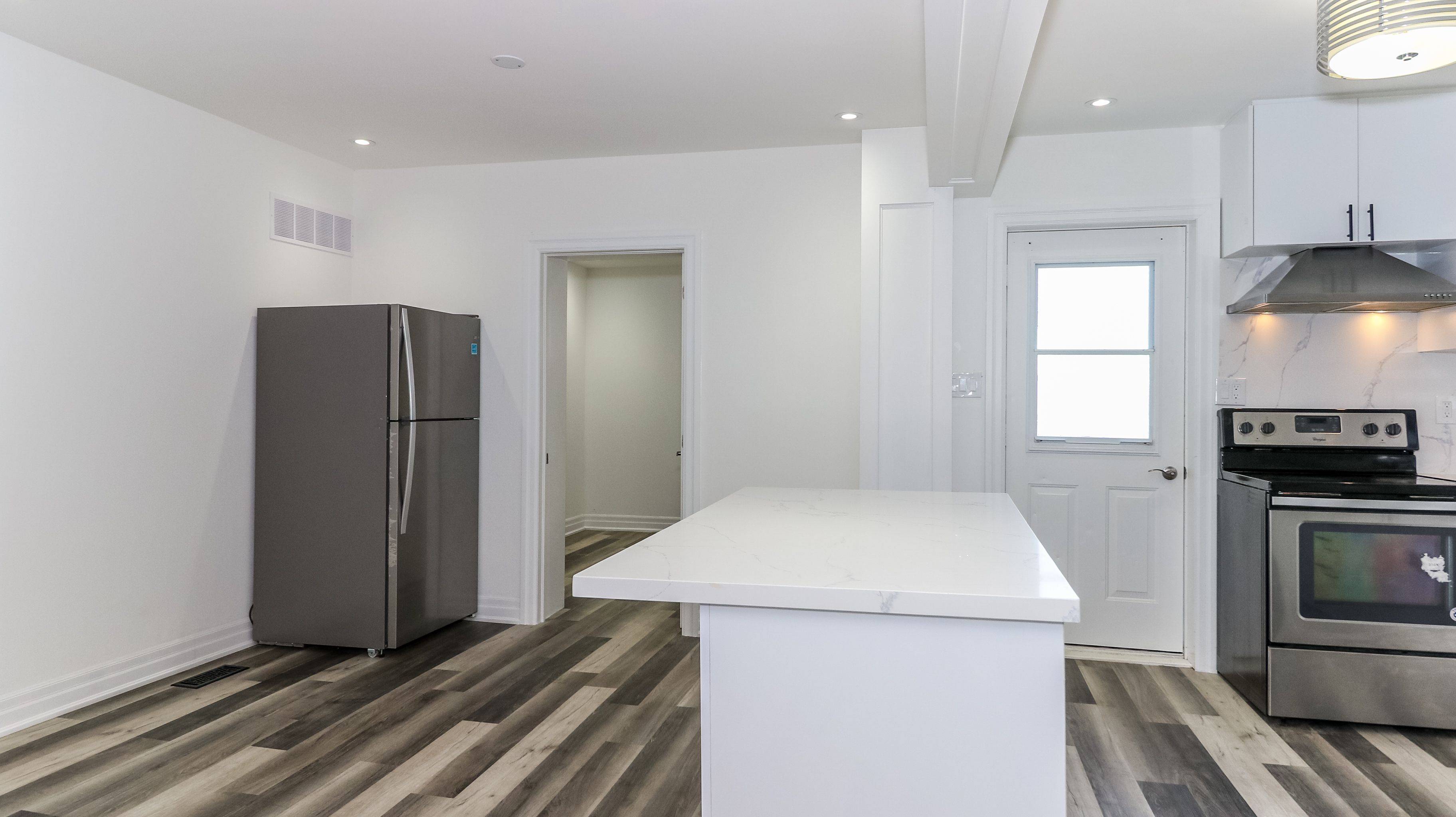 Barrie, ON L4N 1T8,35 Toronto ST