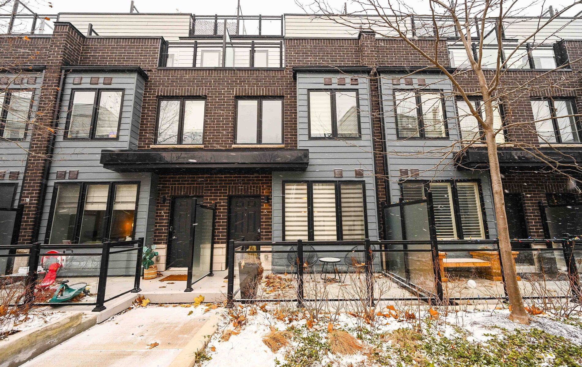 Mississauga, ON L5J 0B3,2232 Bromsgrove RD #5