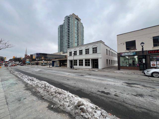 Brampton, ON L6X 1A1,32 Queen ST W #202