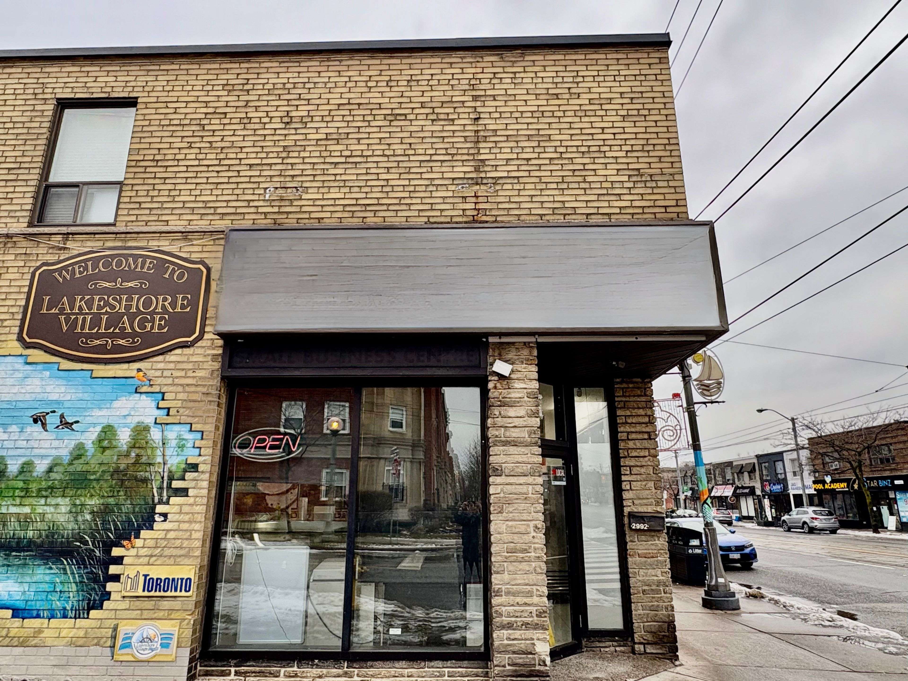 Toronto W06, ON M8V 1J9,2992 Lake Shore BLVD W