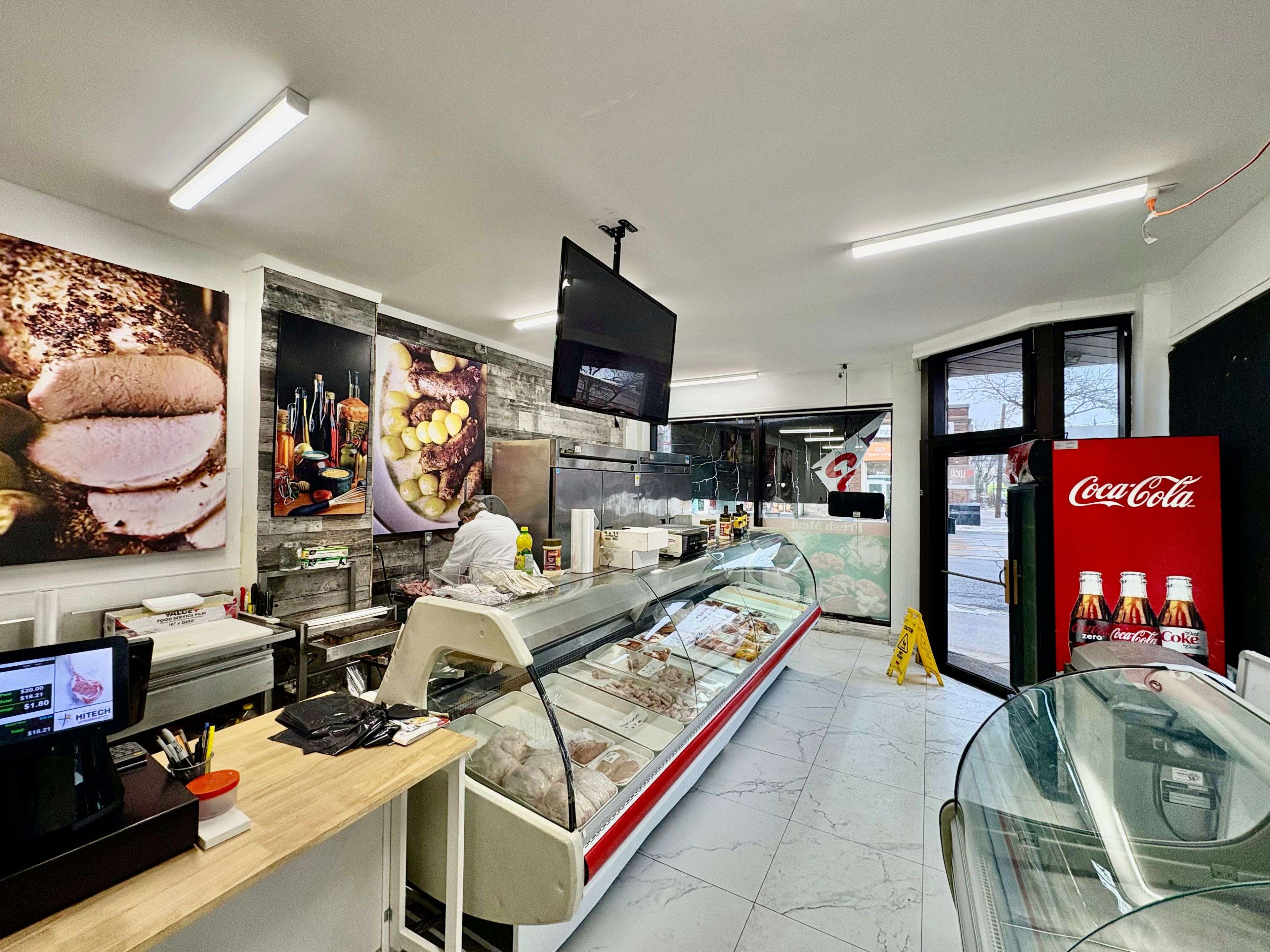 Toronto W06, ON M8V 1J9,2992 Lake Shore BLVD W