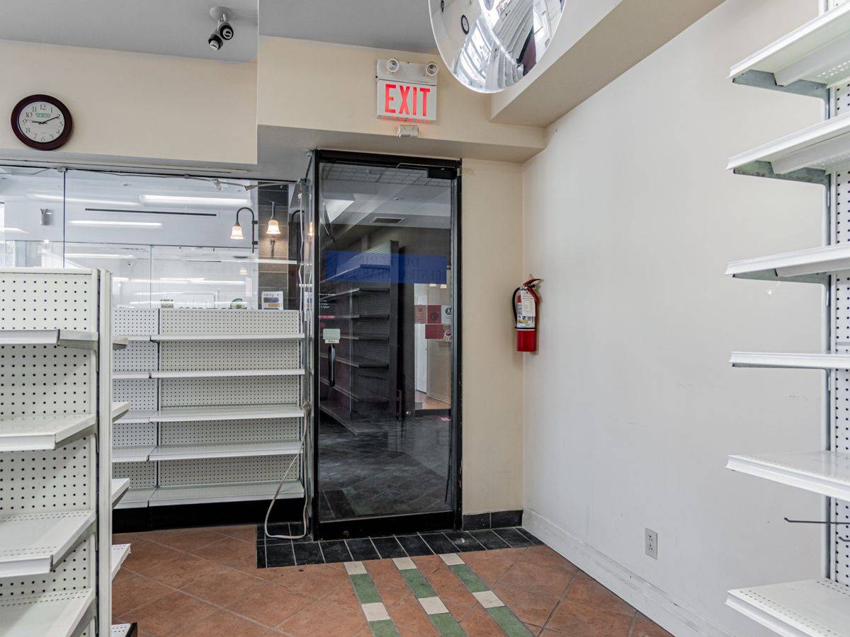 Toronto W03, ON M6H 4H5,1649 Dufferin ST #101