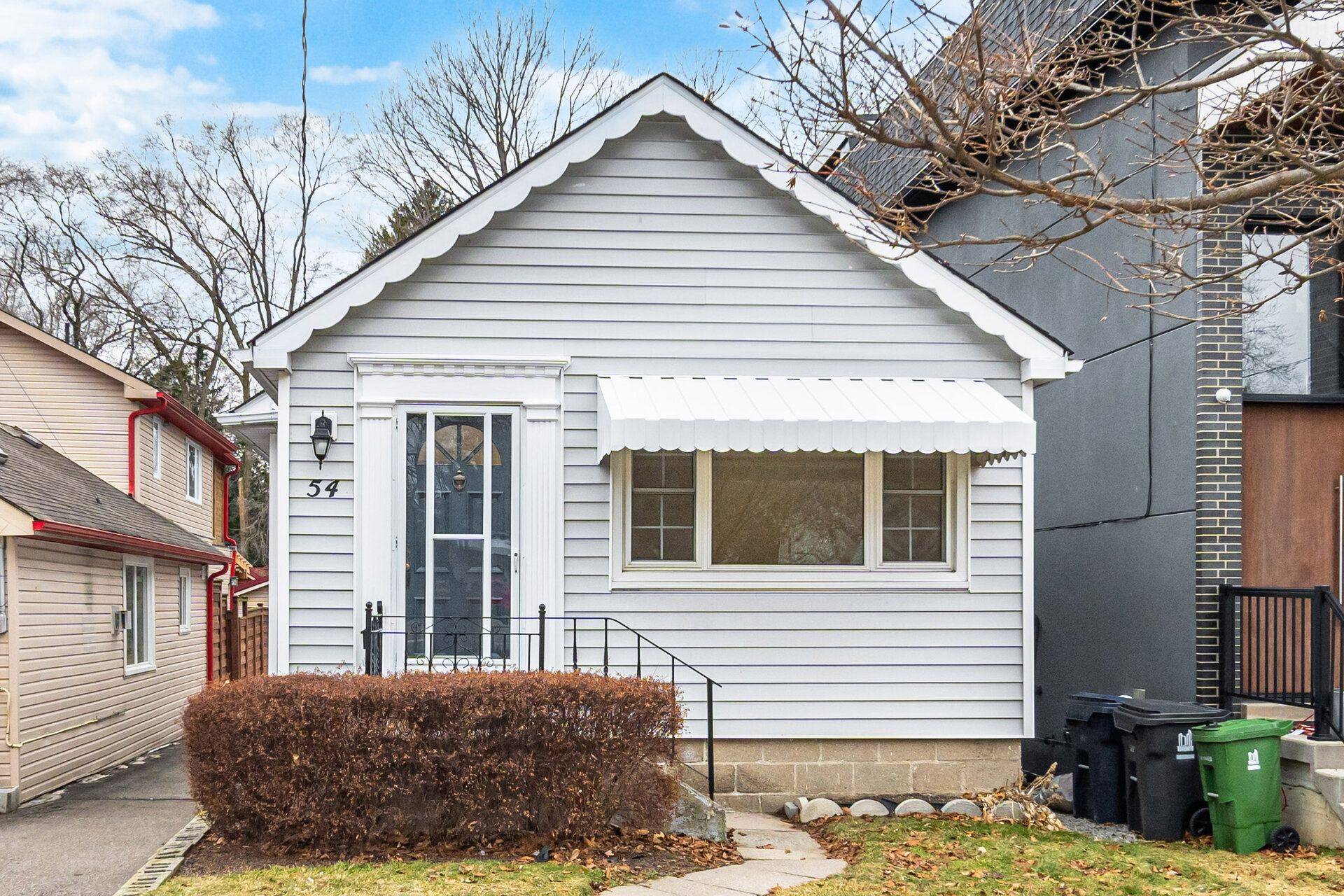 Toronto W06, ON M8W 3E9,54 Thirty First ST