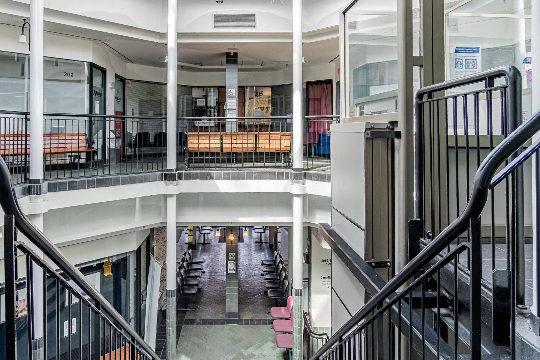 Toronto W03, ON M6H 4H5,1649 Dufferin ST