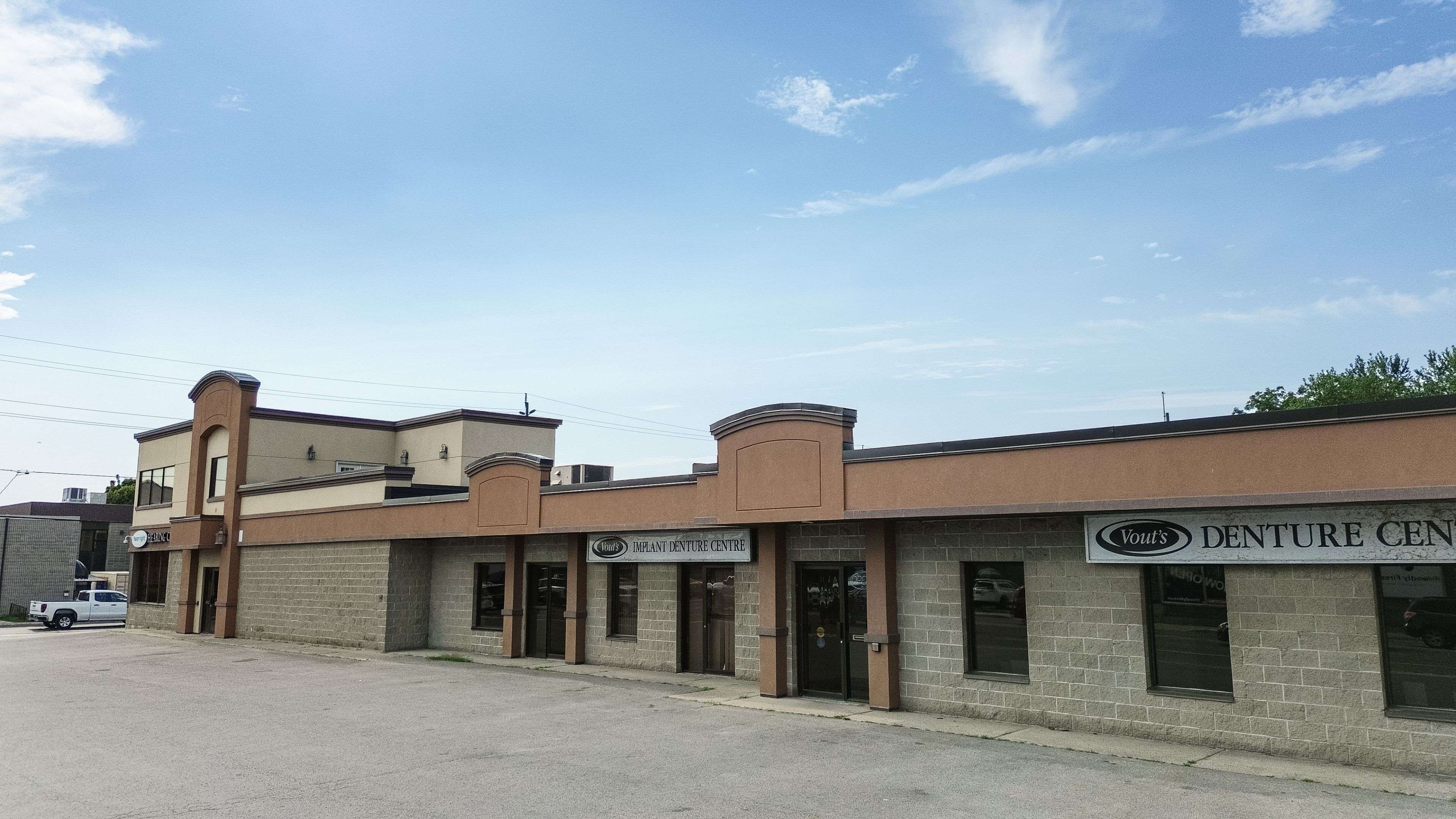 Belleville, ON K8N 1C1,66 Dundas ST E