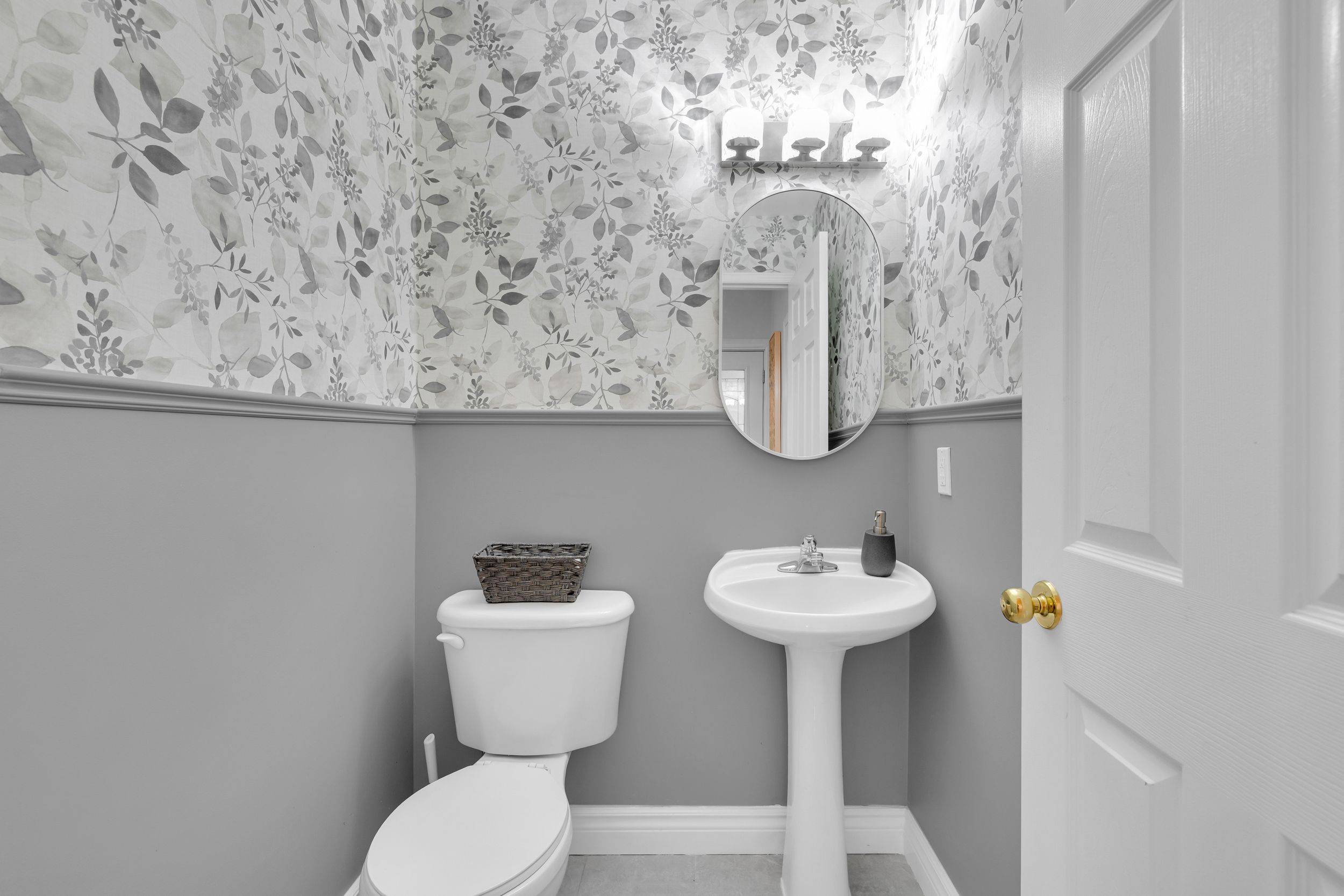 Hunt Club - South Keys And Area, ON K1T 4C3,142 Inverkip AVE