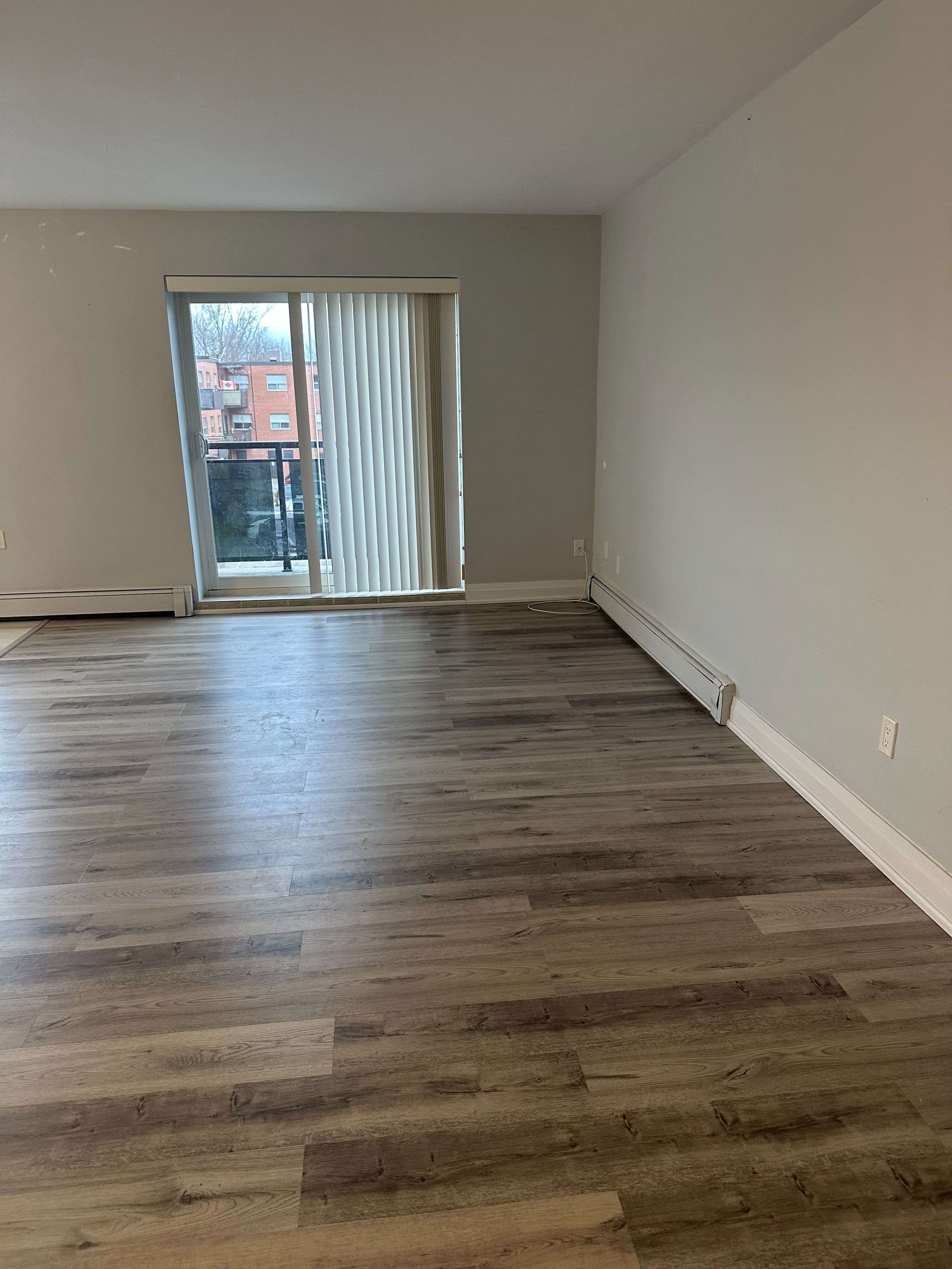 Welland, ON L3C 3B7,579 Clare AVE #310