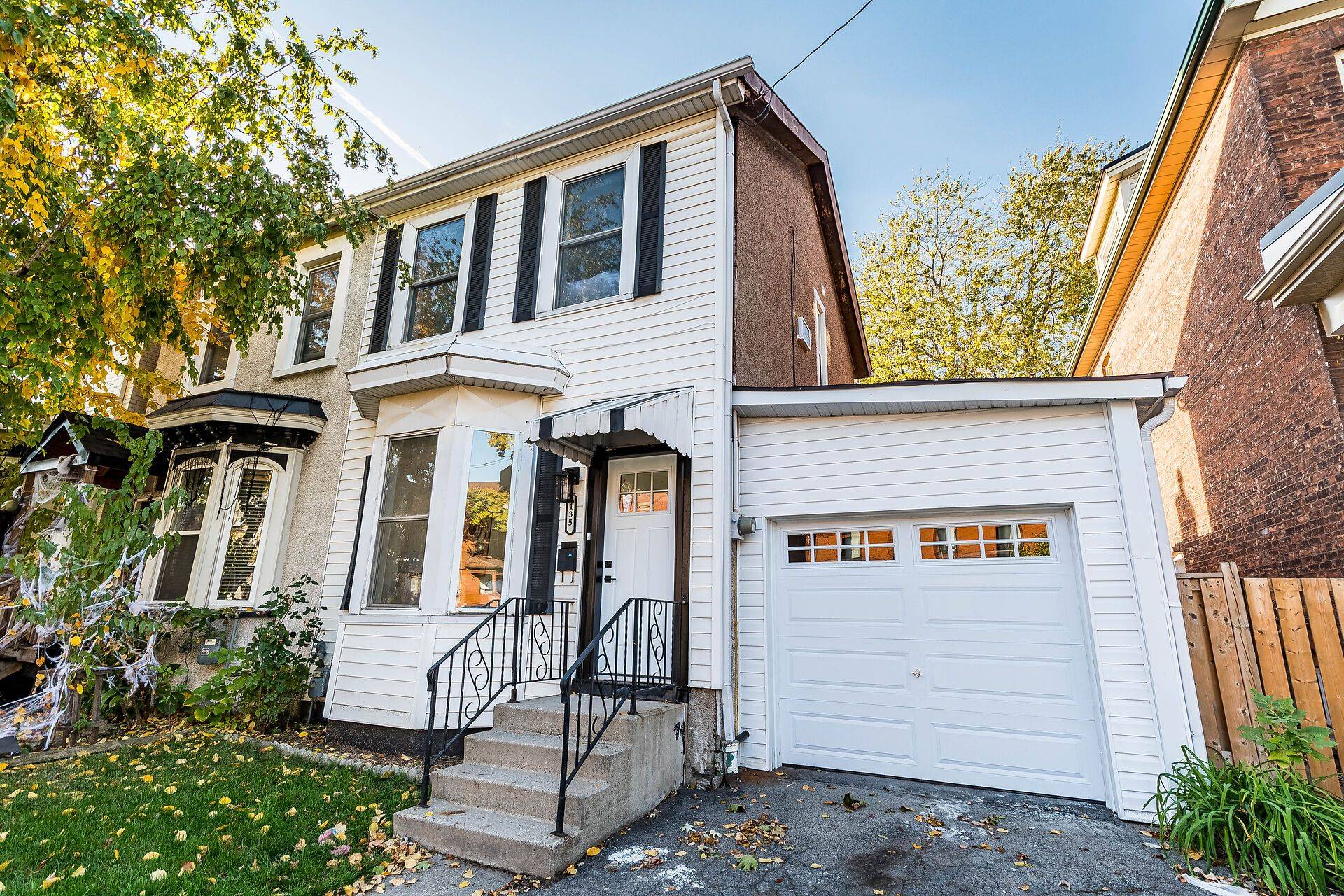 Hamilton, ON L8L 5H8,135 East AVE N