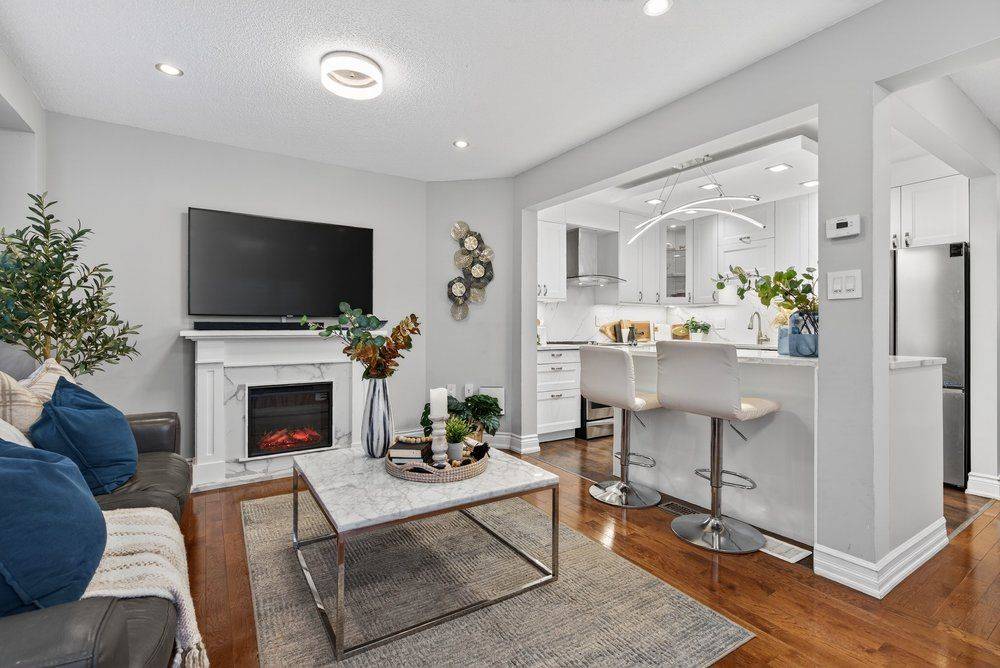 Hamilton, ON L8E 5V2,610 Barton ST #46